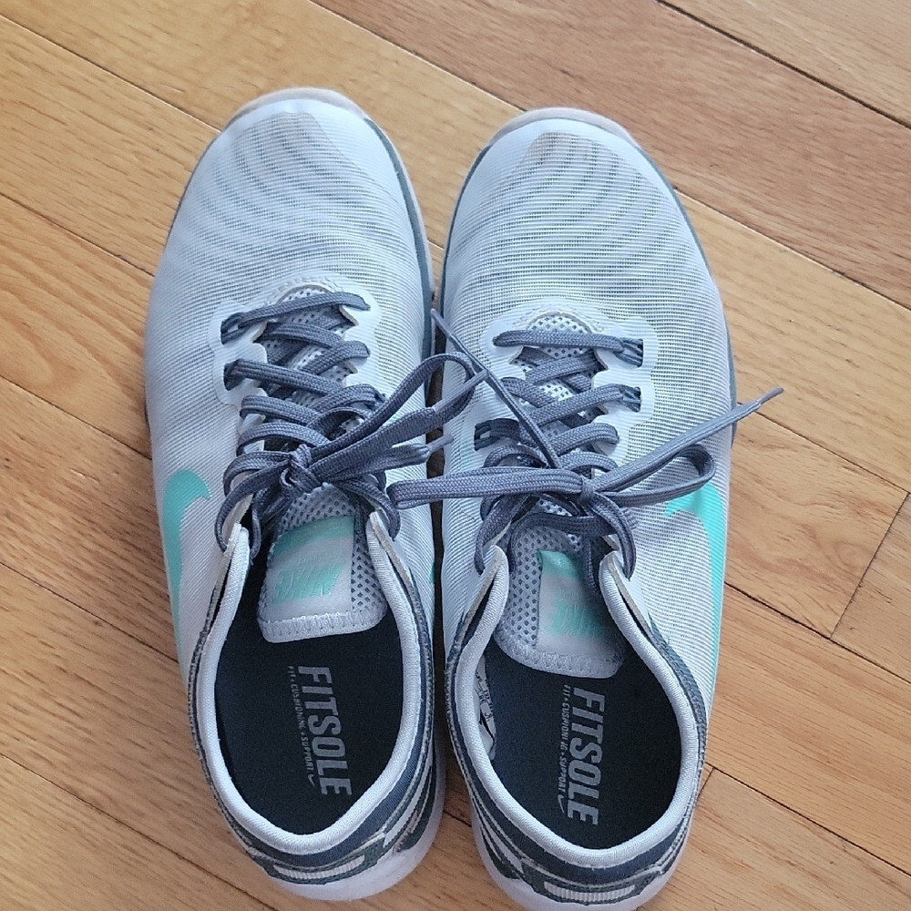 Nike Women's Athletic Shoes in Gray with Green Accents - Picture 2 of 10